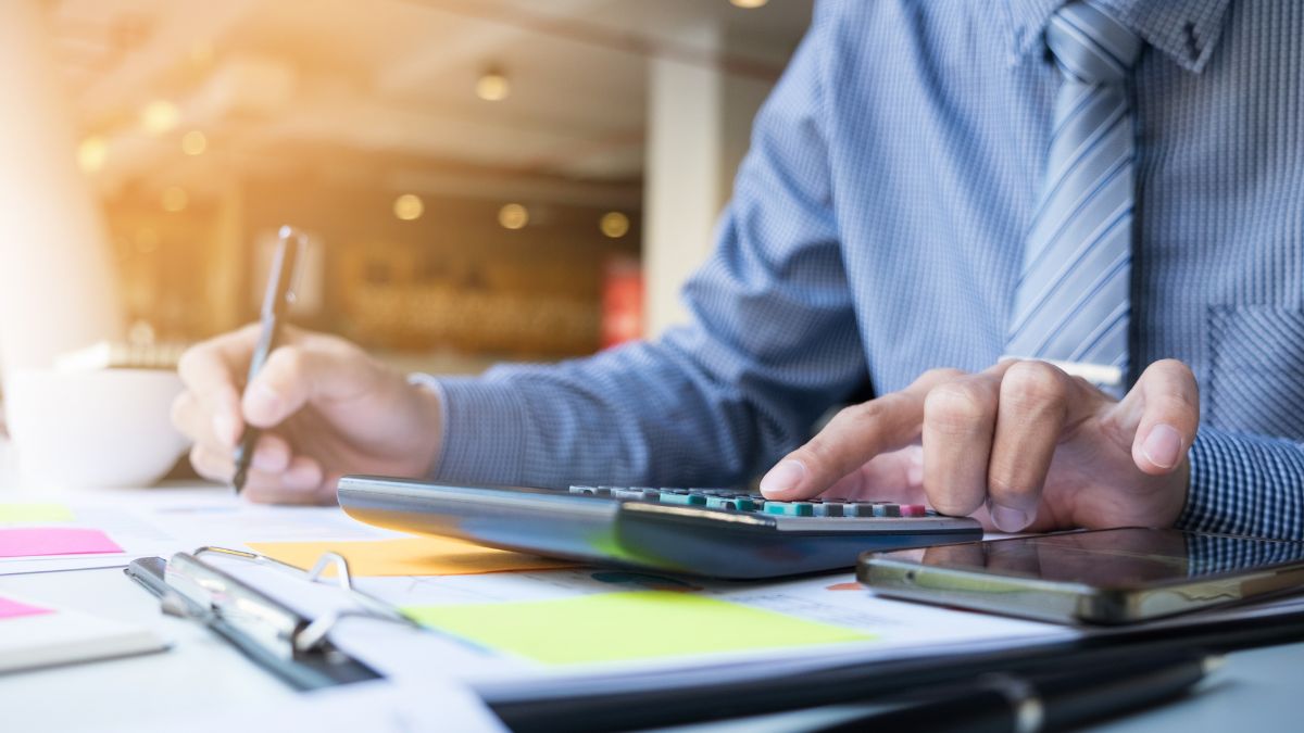Quel est le salaire de départ d&rsquo;un auditeur financier junior à la sortie d&rsquo;école ?